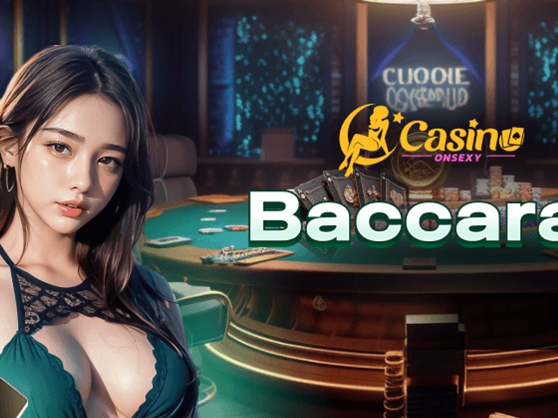 Bàn chơi Baccarat với các lá bài và chip cược